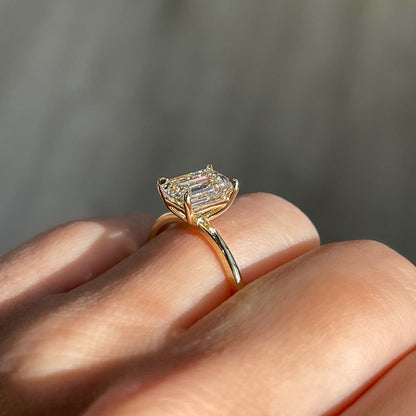 1.80 CT Emerald Solitaire Moissanite Engagement Ring