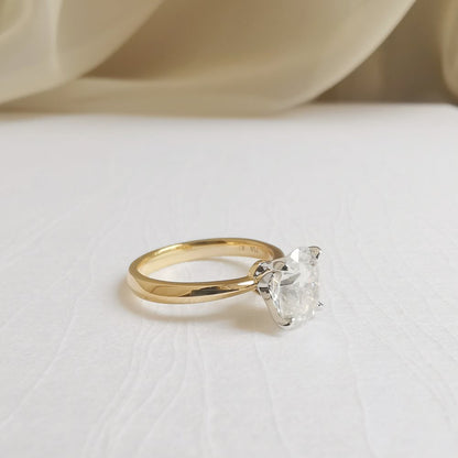 2 CT Oval Solitaire Moissanite Engagement Ring