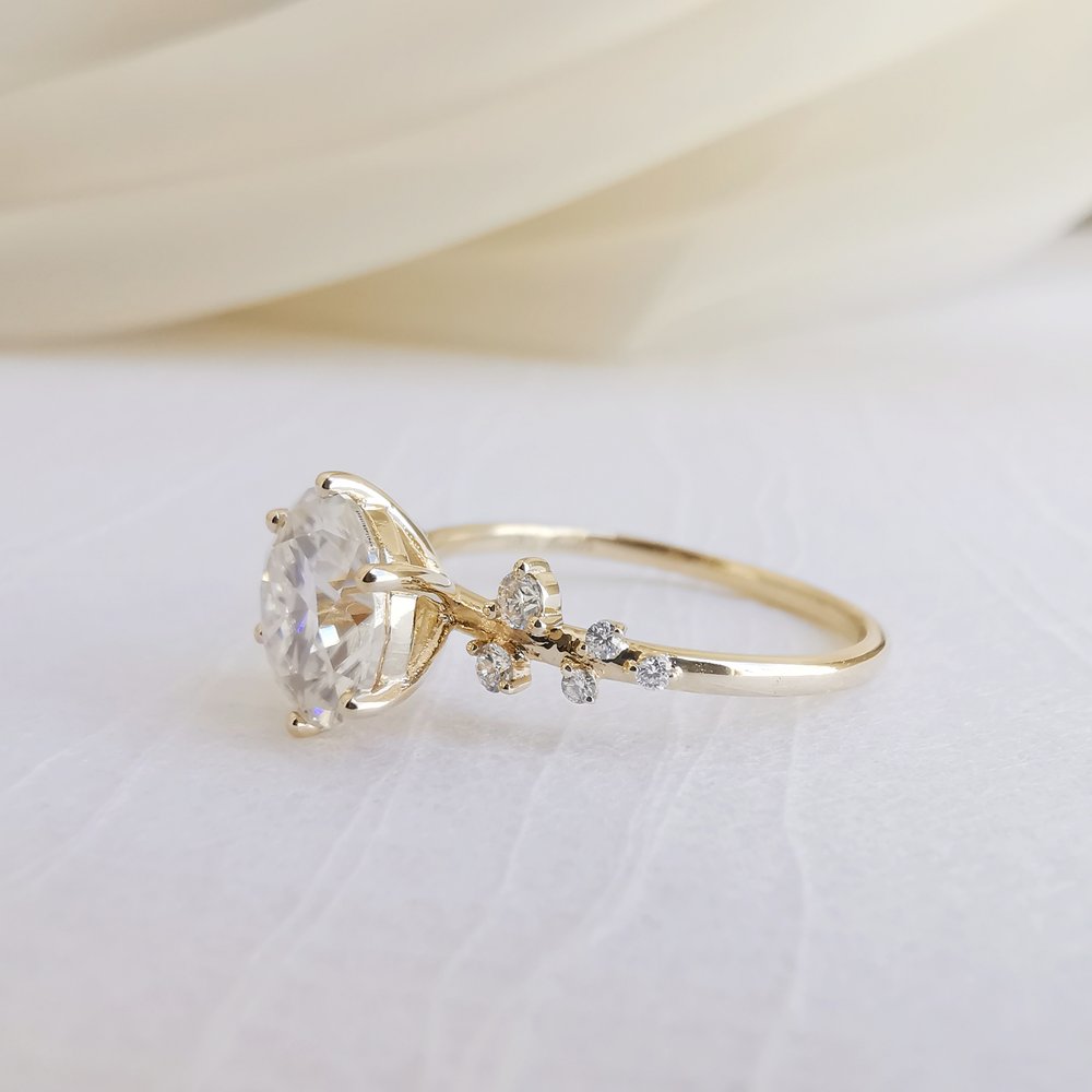 2 CT Round Cluster Moissanite Engagement Ring
