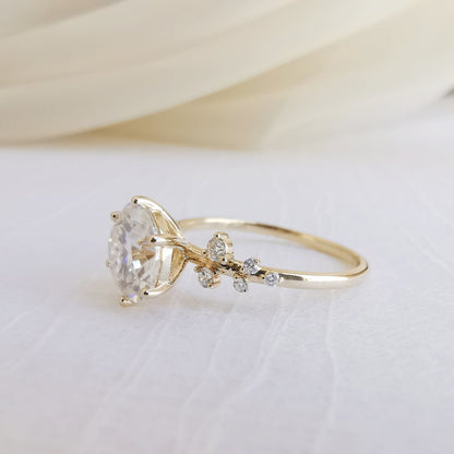 2 CT Round Cluster Moissanite Engagement Ring
