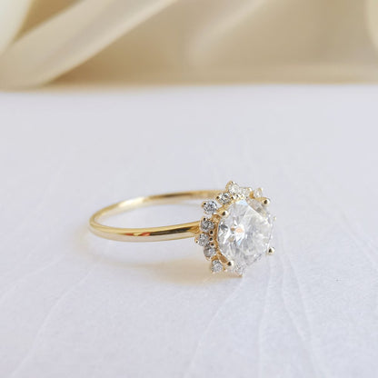 0.8 CT Round Cluster Moissanite Engagement Ring