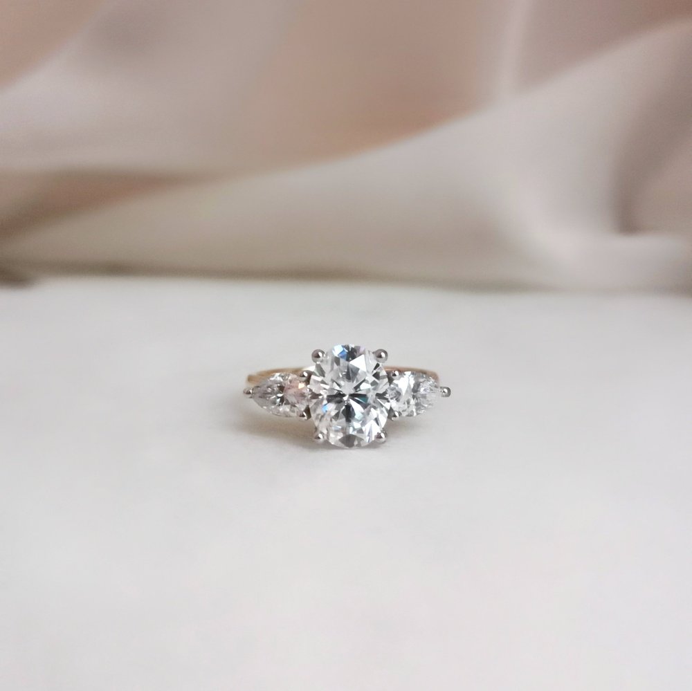2 CT Oval Hidden Halo Moissanite Engagement Ring