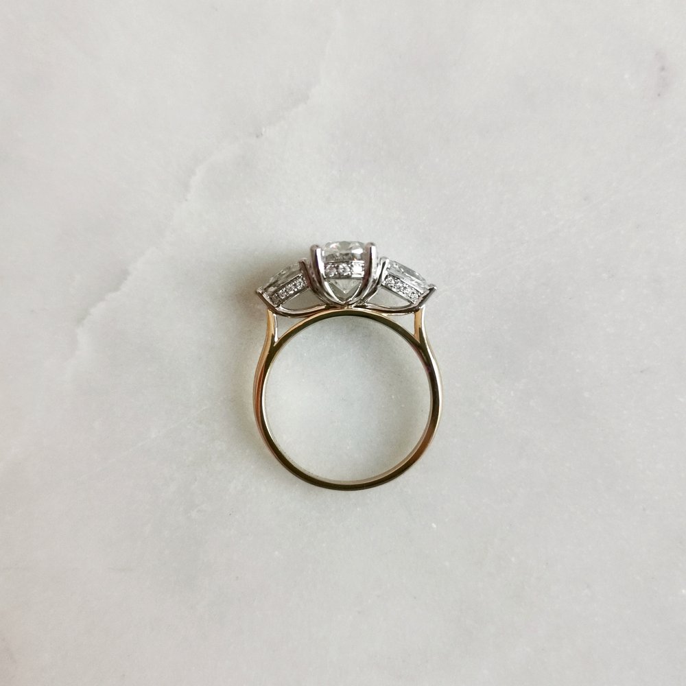 2 CT Oval Hidden Halo Moissanite Engagement Ring