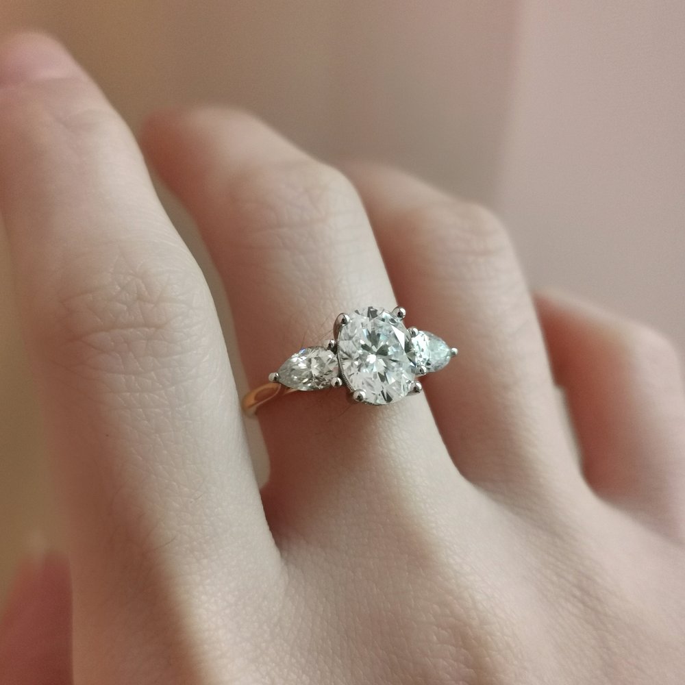 2 CT Oval Hidden Halo Moissanite Engagement Ring