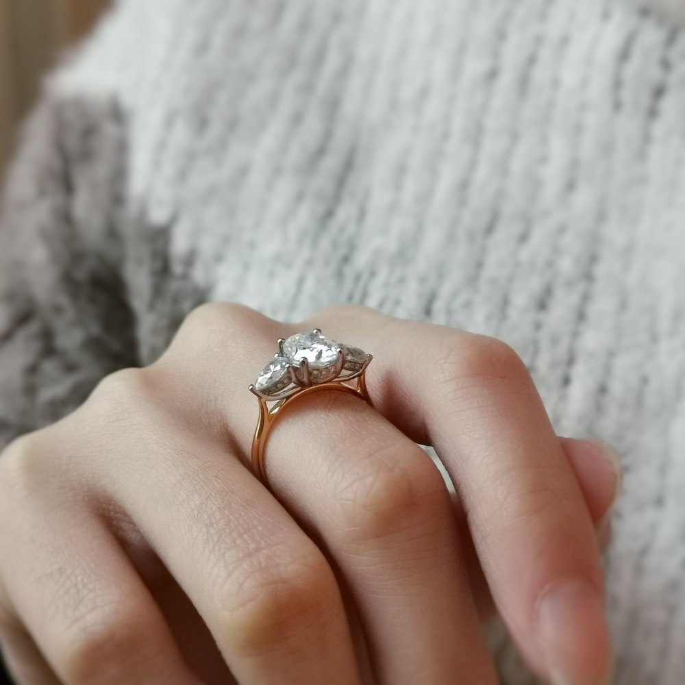 2 CT Oval Hidden Halo Moissanite Engagement Ring