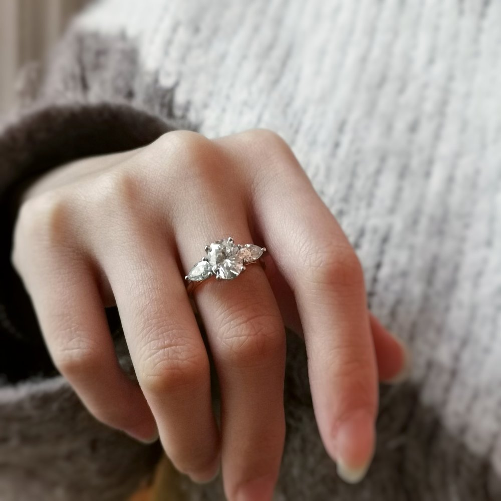 2 CT Oval Hidden Halo Moissanite Engagement Ring