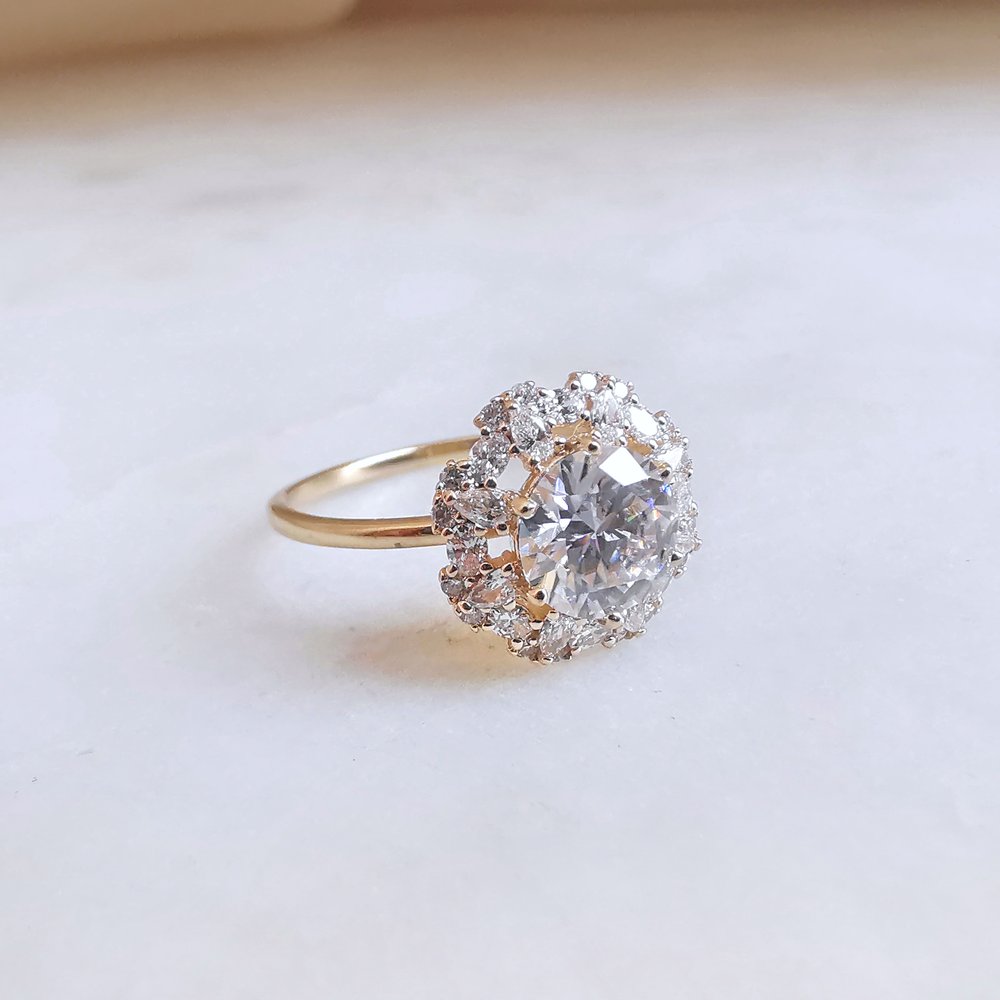 1 CT Round Halo Moissanite Engagement Ring