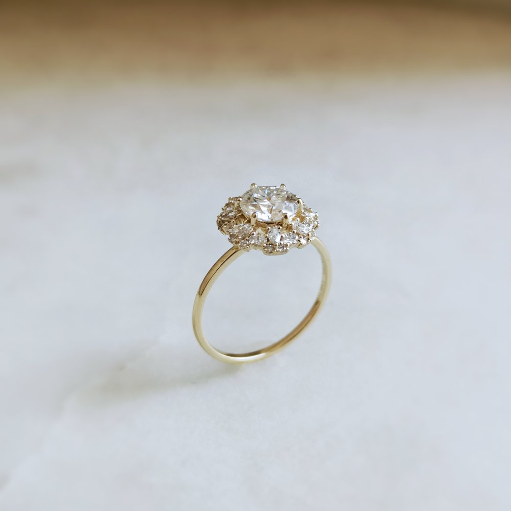1 CT Round Halo Moissanite Engagement Ring