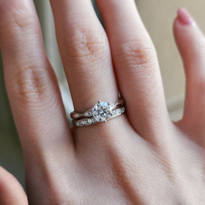0.8 CT Round Pave Moissanite Engagement Ring