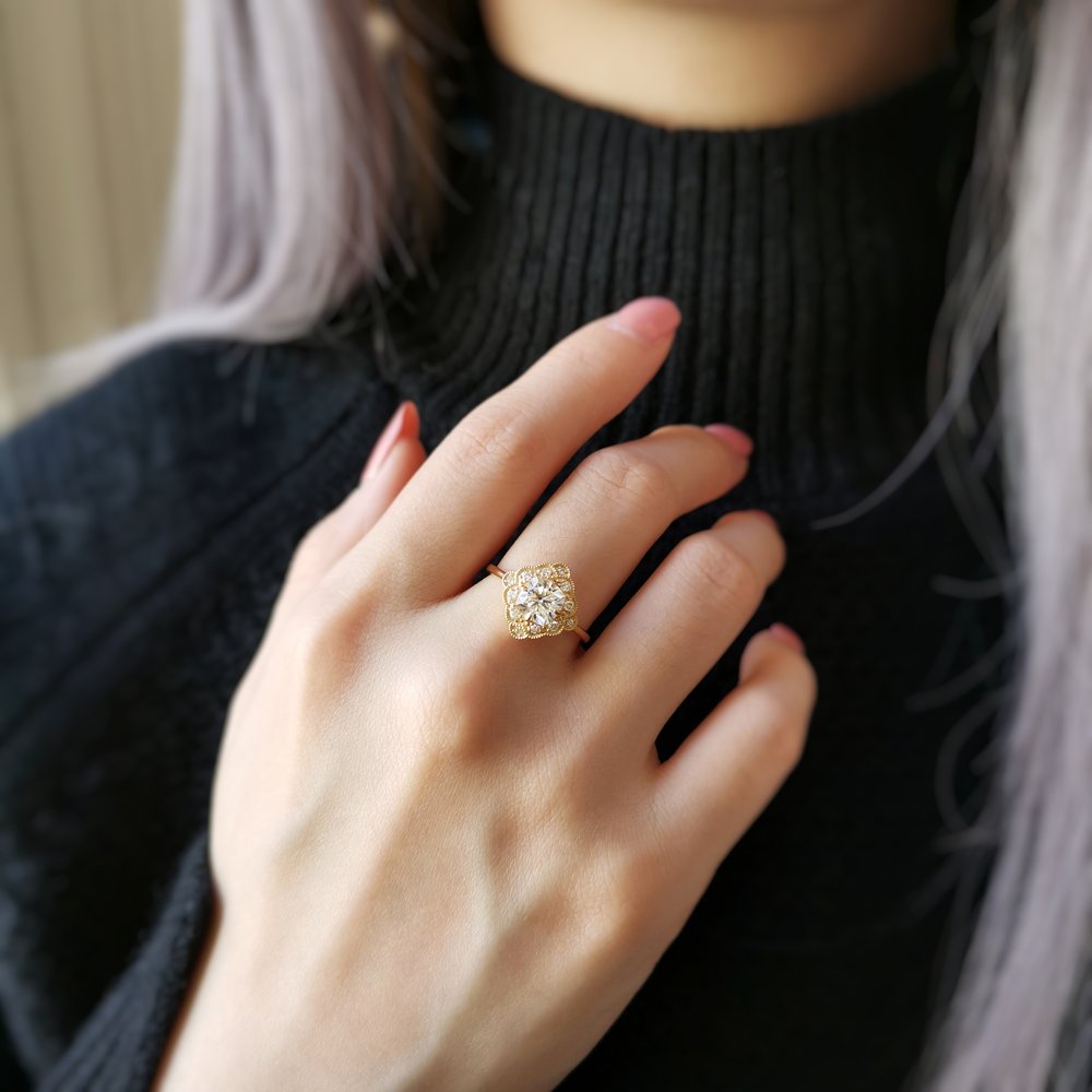 1 CT Cushion Vintage Halo Moissanite Engagement Ring