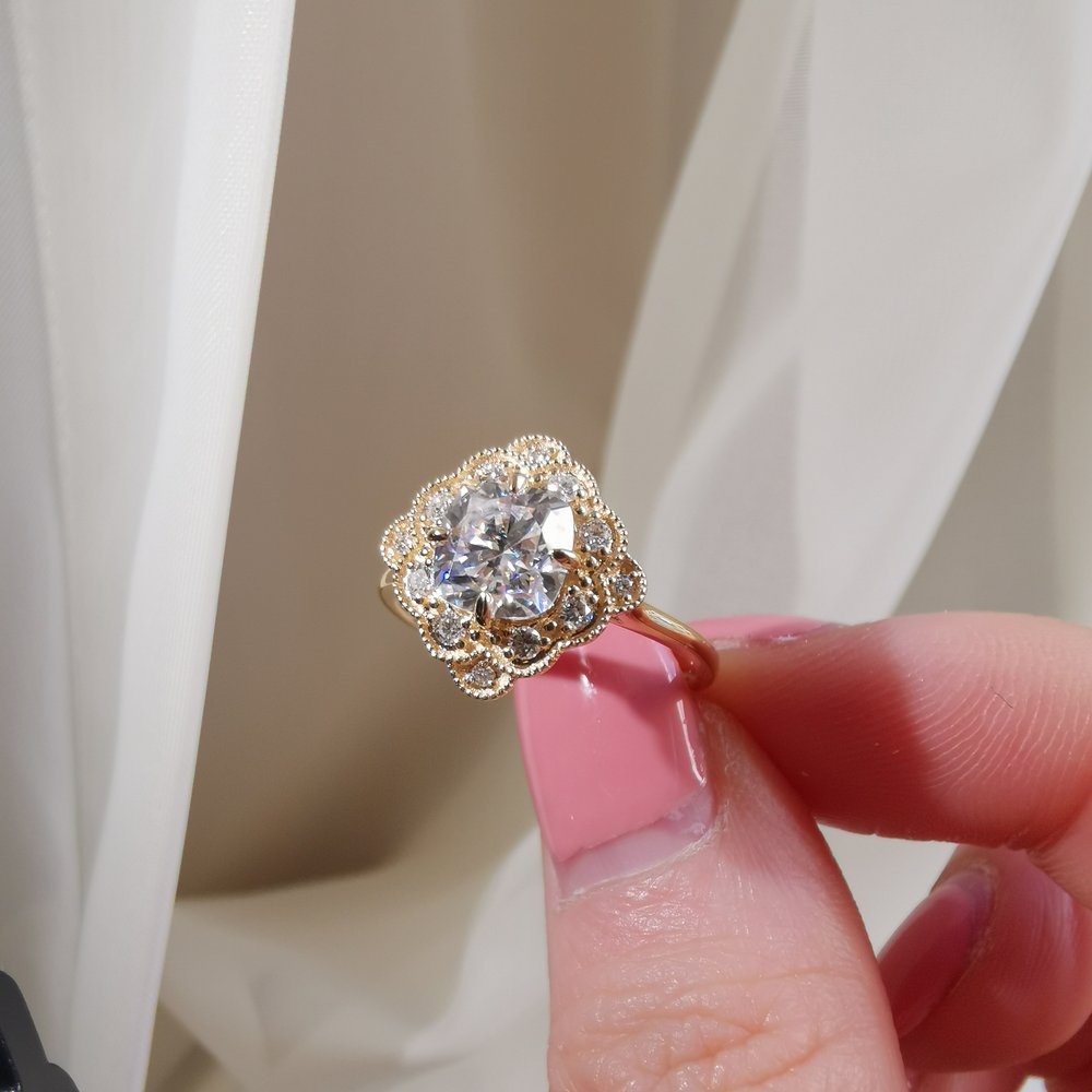 1 CT Cushion Vintage Halo Moissanite Engagement Ring