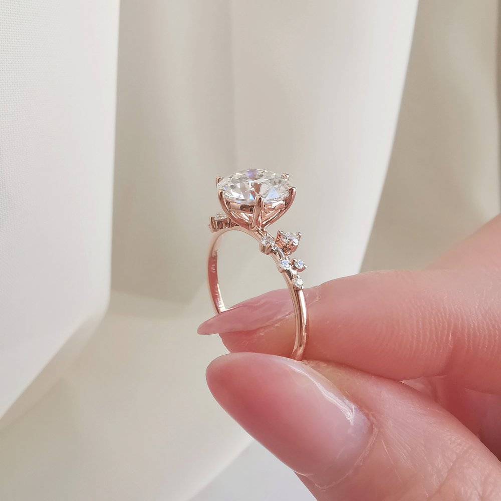 2 CT Round Cluster Moissanite Engagement Ring