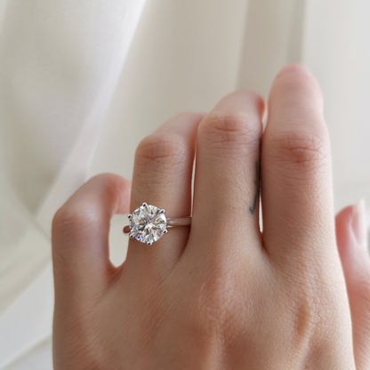 2.5 CT Round Solitaire Moissanite Engagement Ring