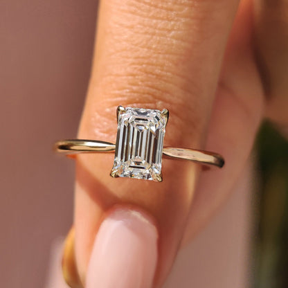 1 CT Emerald Solitaire Moissanite Engagement Ring