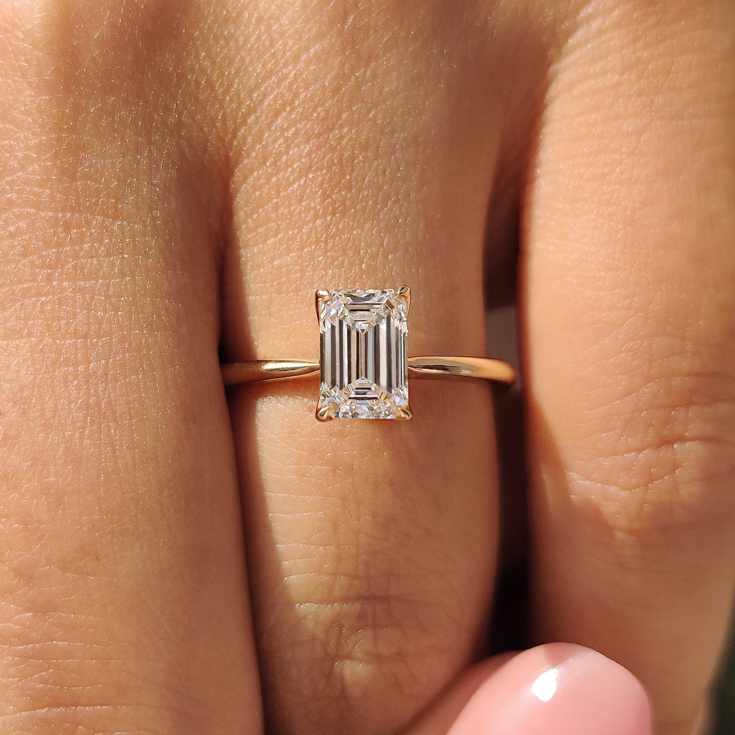 1 CT Emerald Solitaire Moissanite Engagement Ring