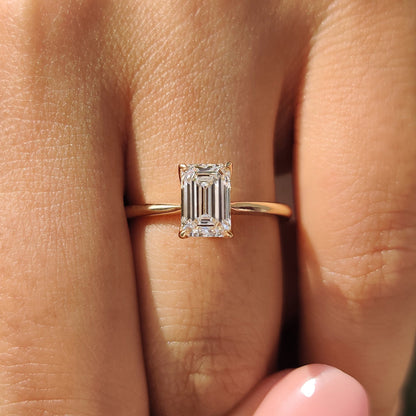 1 CT Emerald Solitaire Moissanite Engagement Ring