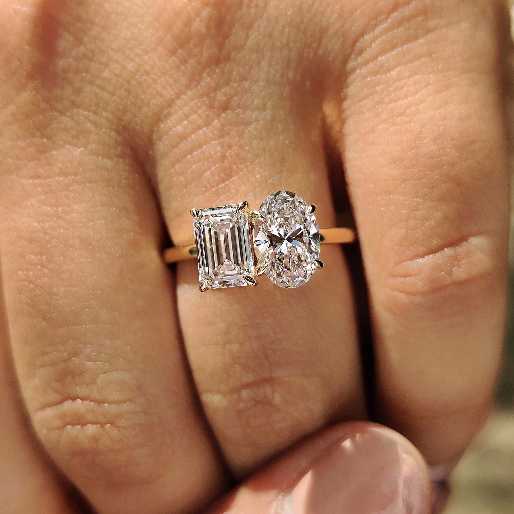 1.25 TCW Emerald & Oval Toi Et Moi Moissanite Engagement Ring
