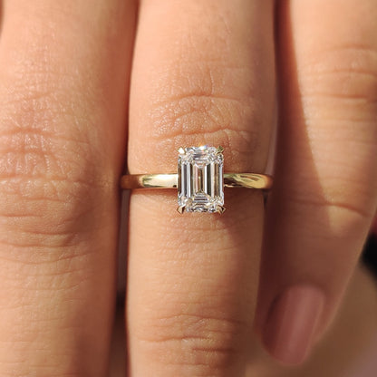 1 CT Emerald Solitaire Moissanite Engagement Ring