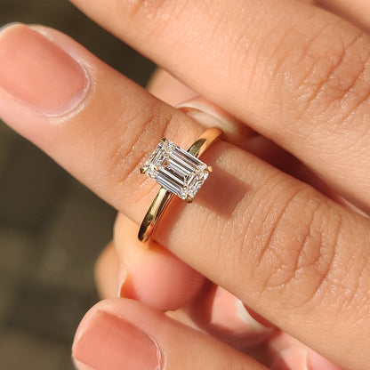 1 CT Emerald Solitaire Moissanite Engagement Ring