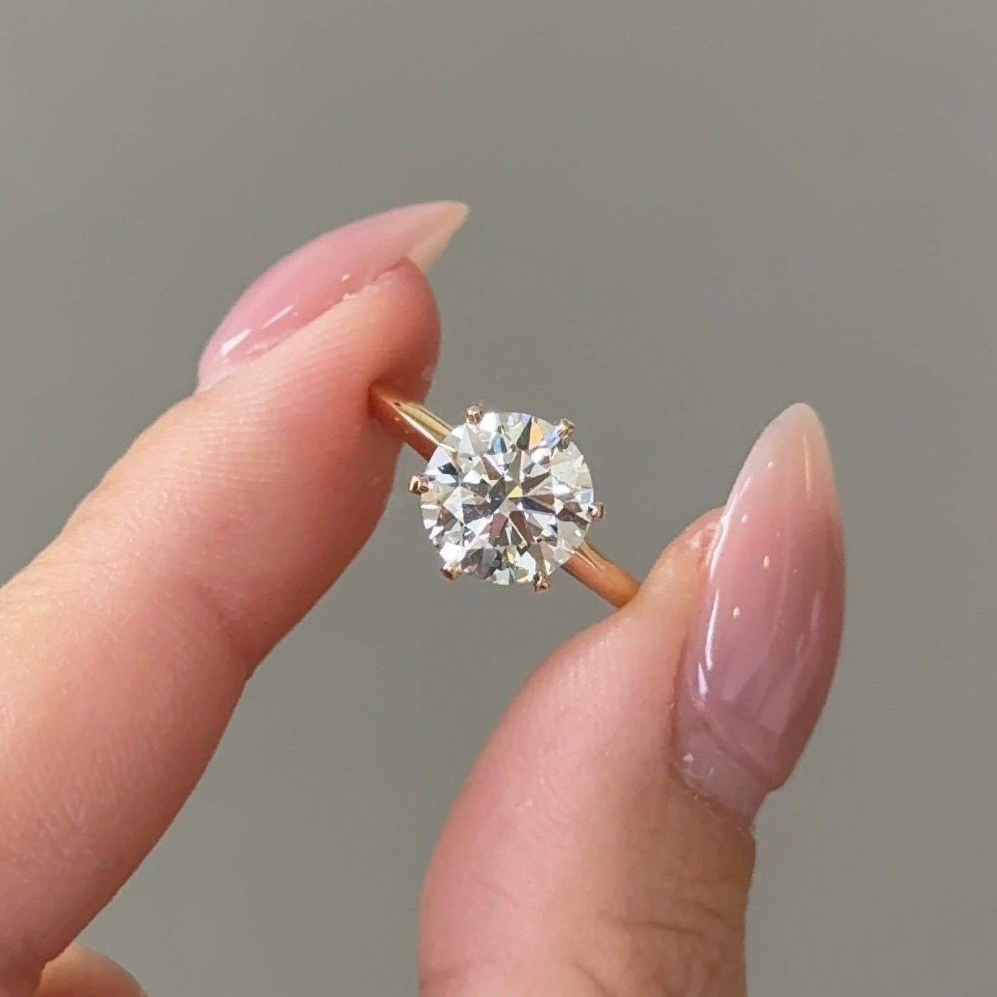 2 CT Round Solitaire Moissanite Engagement Ring
