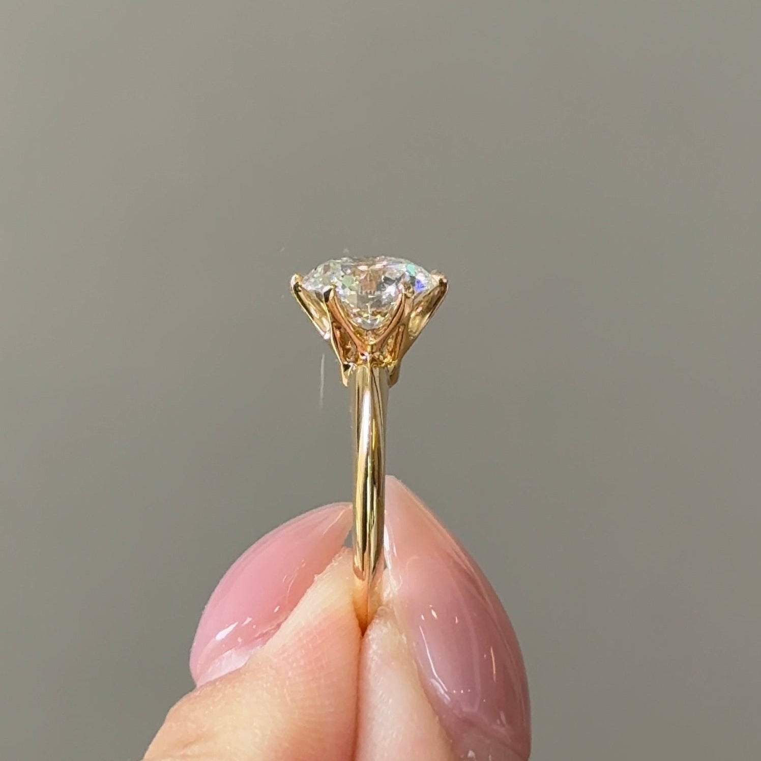 2 CT Round Solitaire Moissanite Engagement Ring