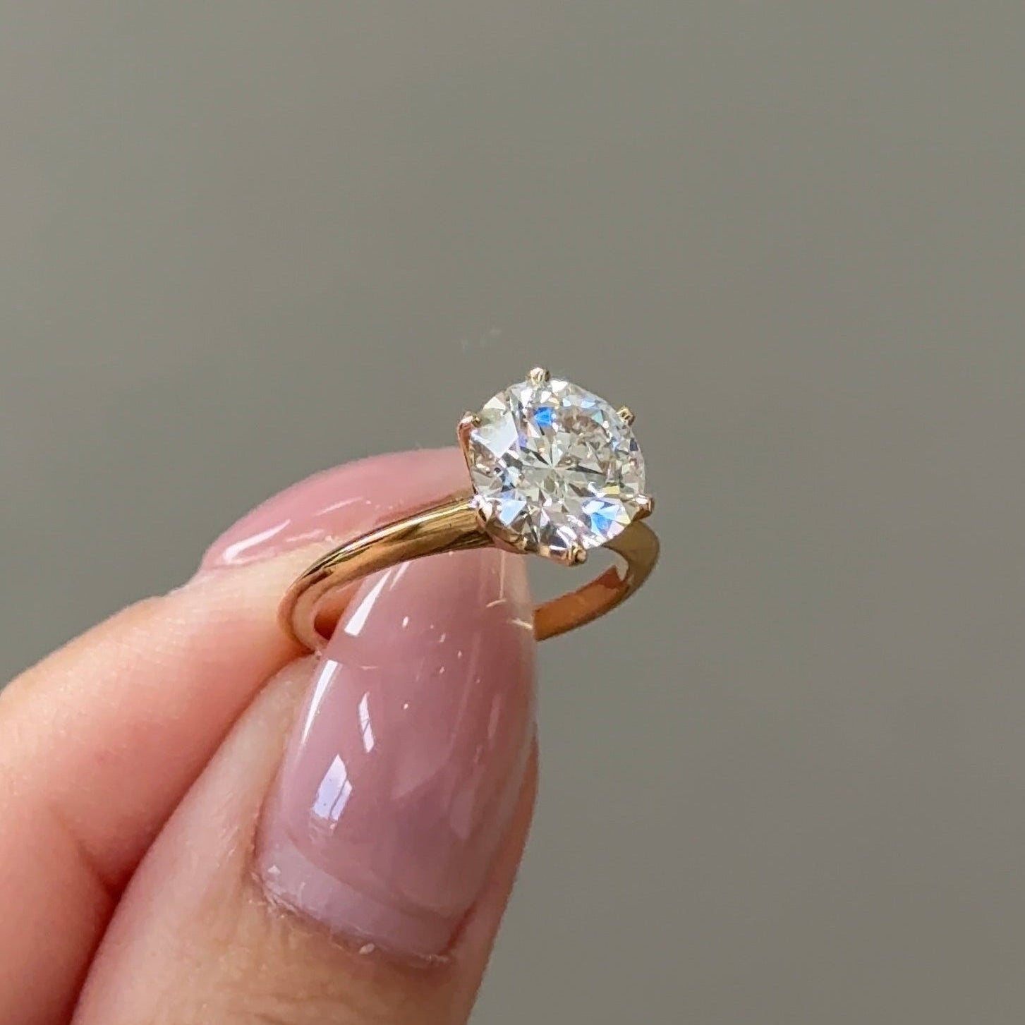 2 CT Round Solitaire Moissanite Engagement Ring