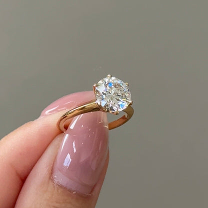 2 CT Round Solitaire Moissanite Engagement Ring