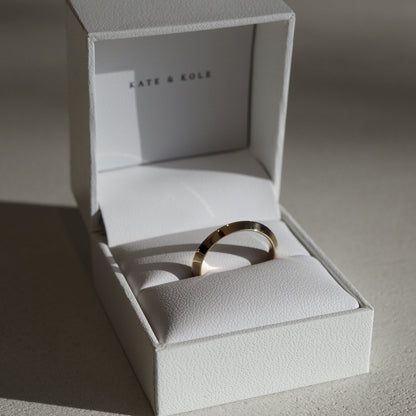 Knife Edge Wedding Band