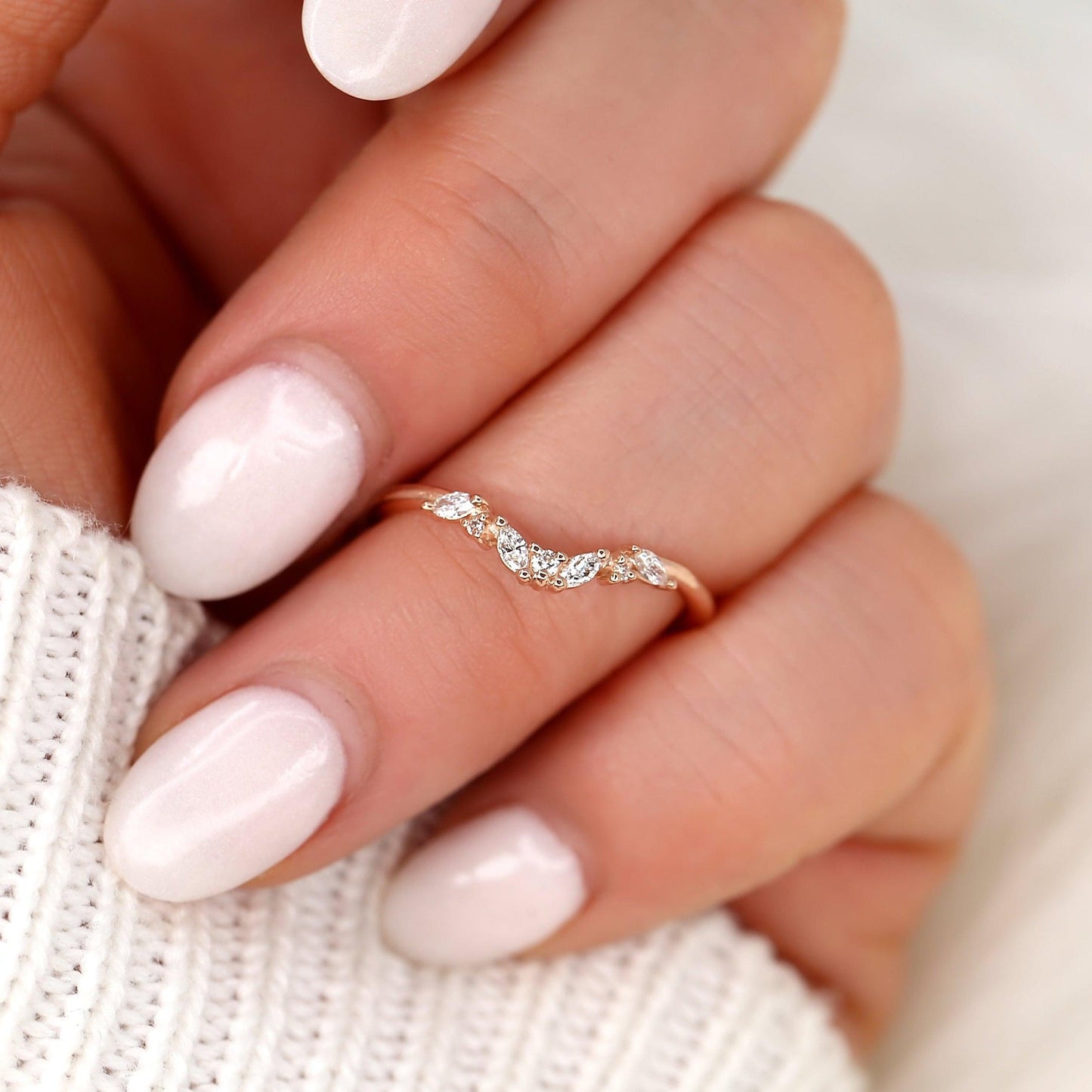 0.15 TCW Marquise & Round Curved Moissanite Wedding Band