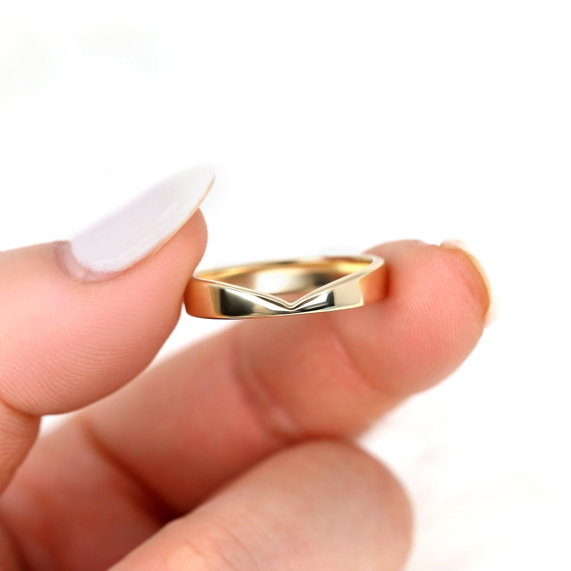 Classic Curved Wedding Band