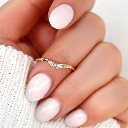 0.06 TCW Round Curved Moissanite Wedding Band