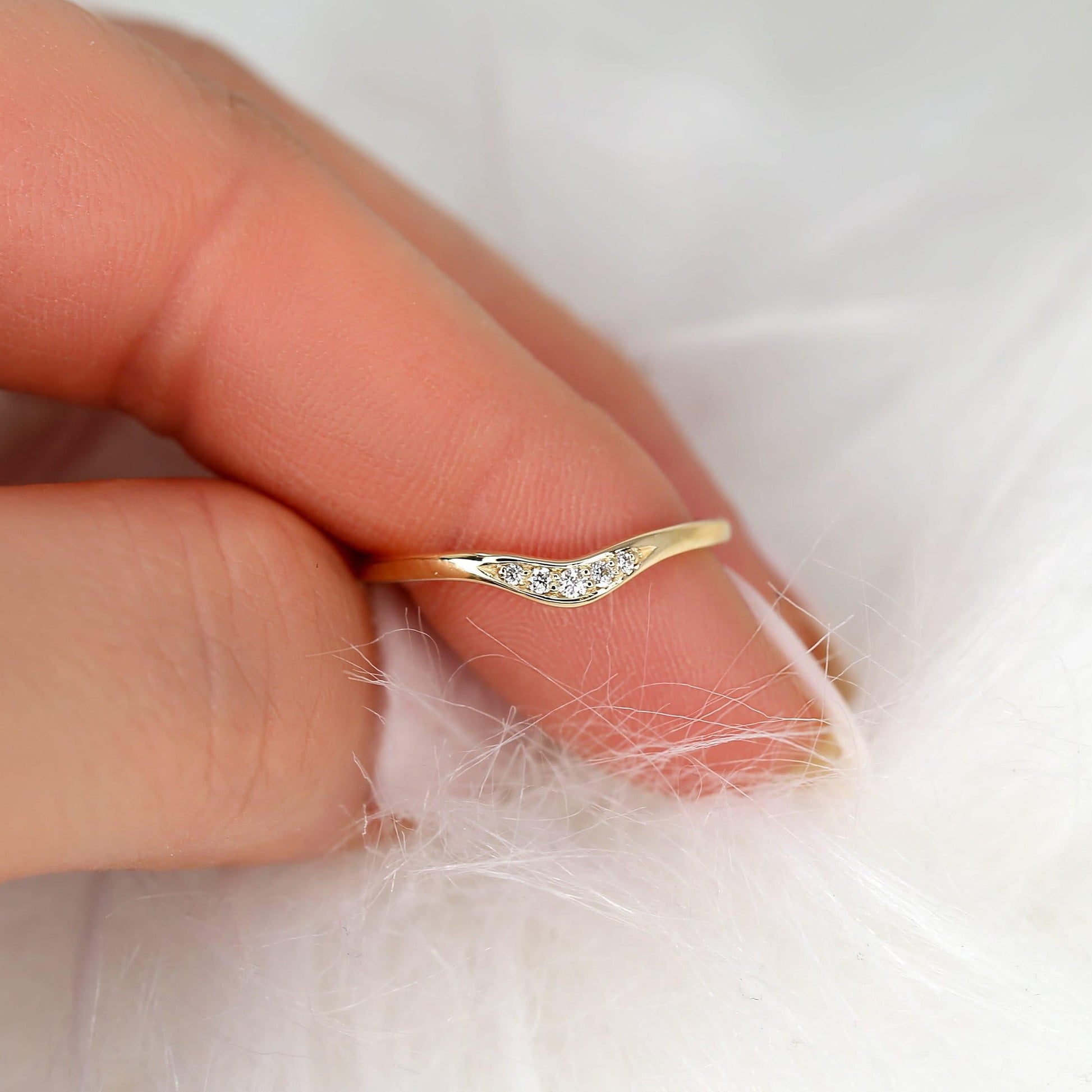 0.06 TCW Round Curved Moissanite Wedding Band