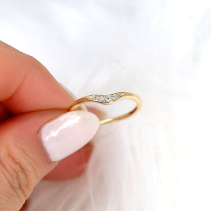 0.06 TCW Round Curved Moissanite Wedding Band