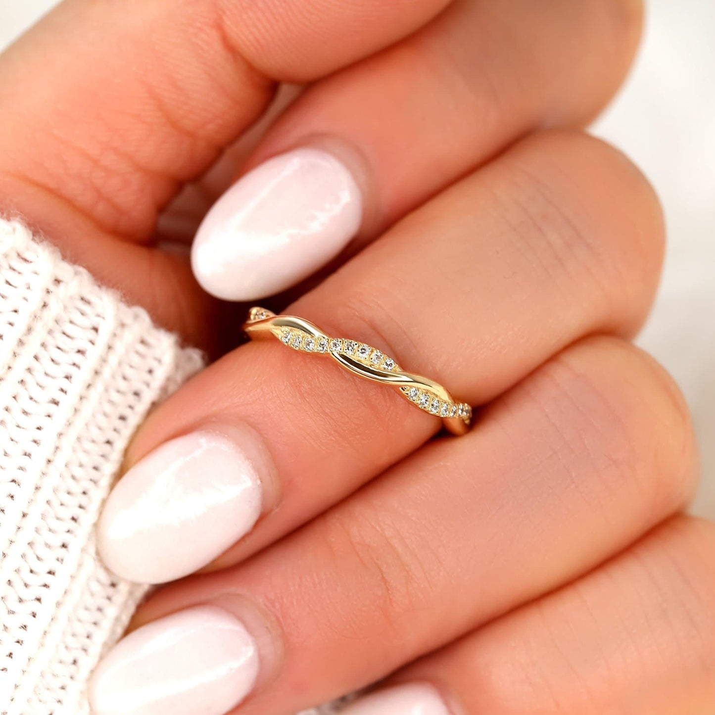 0.11 TCW Round Twisted Moissanite Wedding Band