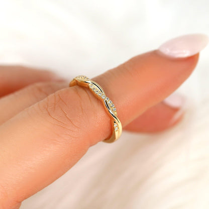 0.11 TCW Round Twisted Moissanite Wedding Band
