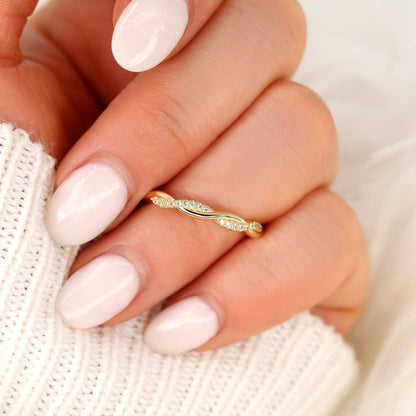 0.11 TCW Round Twisted Moissanite Wedding Band