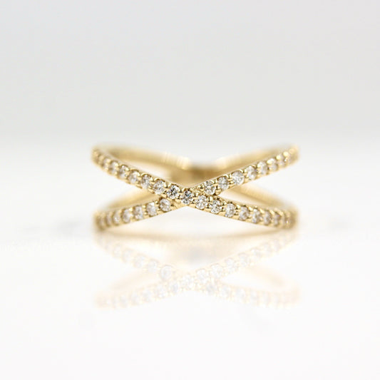 0.51 TCW Round Criss Cross Moissanite Wedding Band