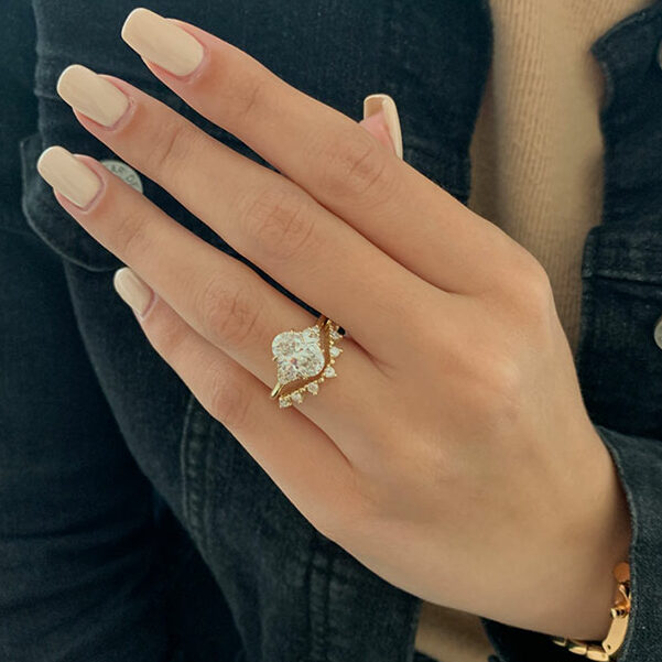 0.3 TCW Round Curved Moissanite Wedding Band