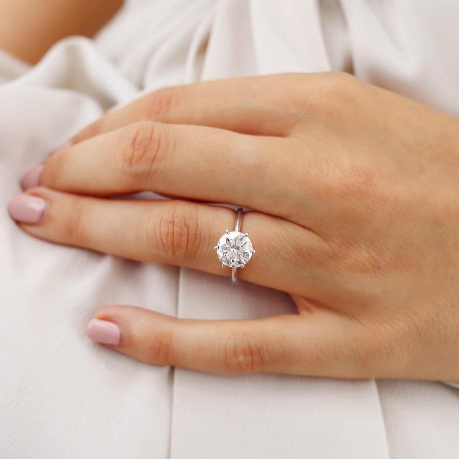 2.2 CT Round Solitaire Moissanite Engagement Ring