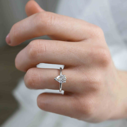 0.94 CT Pear Soitaire Moissanite Engagement Ring