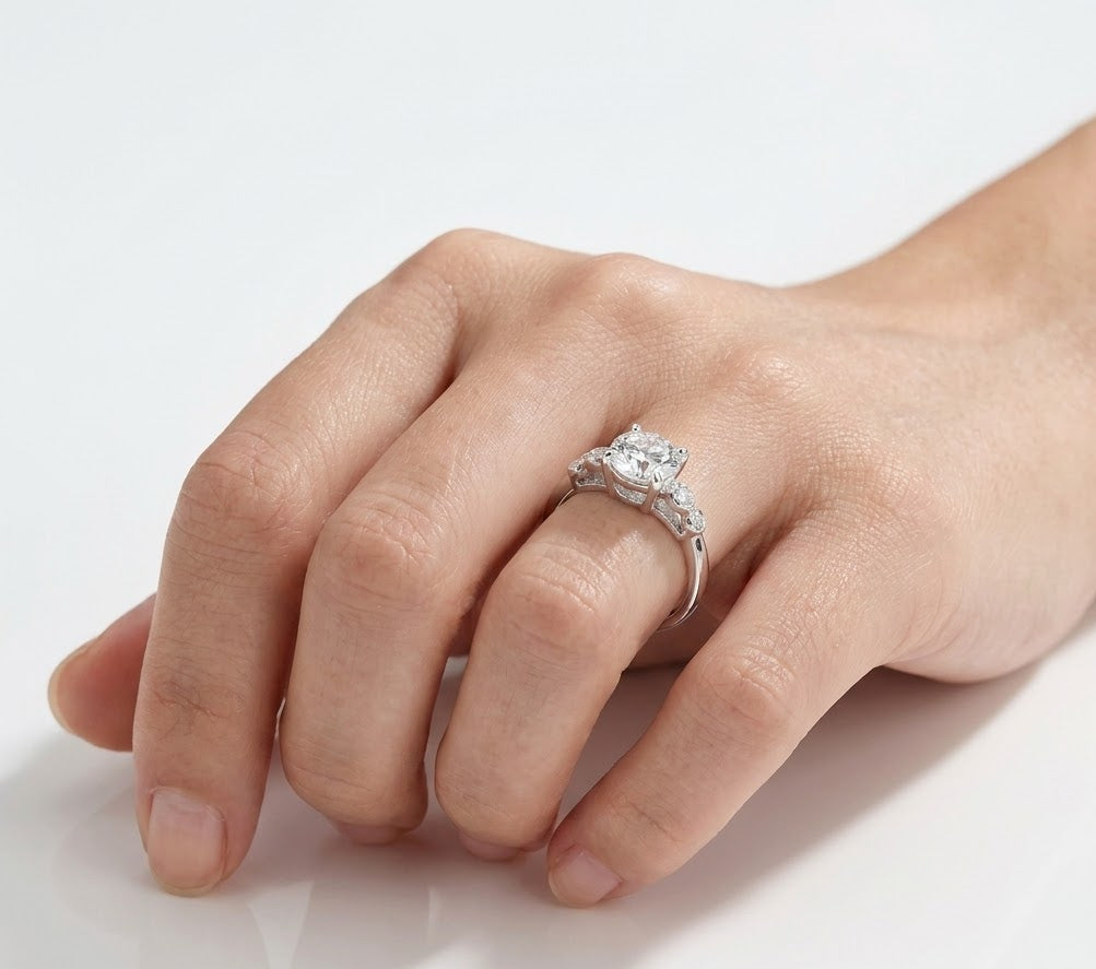 1 CT Round Solitaire Lab Grown Diamond Engagement Ring