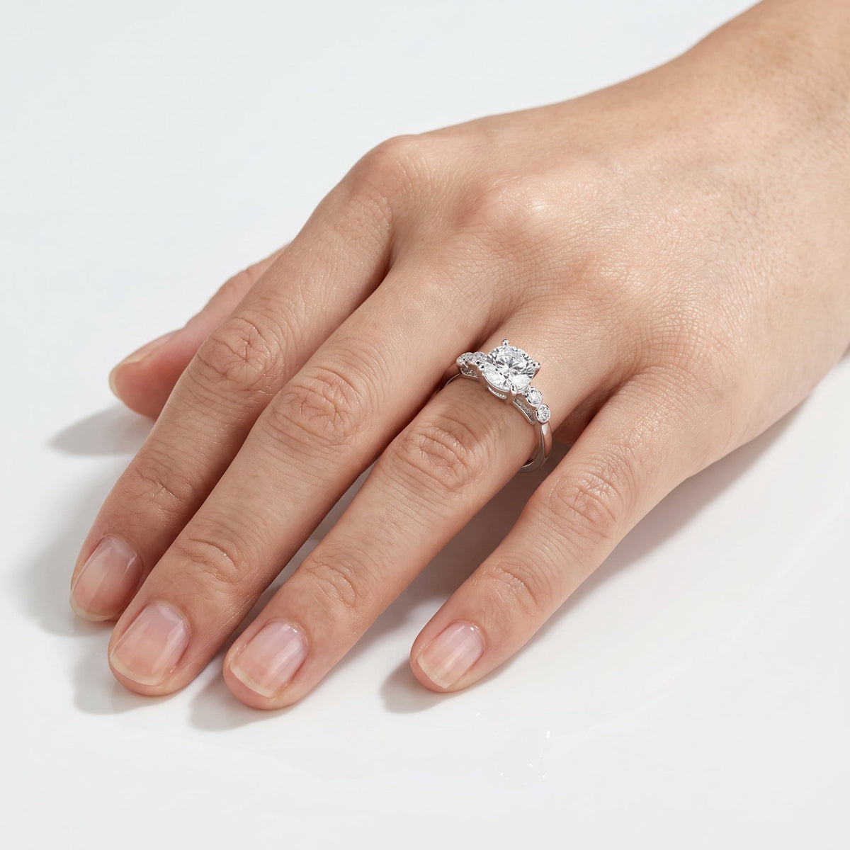 1 CT Round Solitaire Lab Grown Diamond Engagement Ring