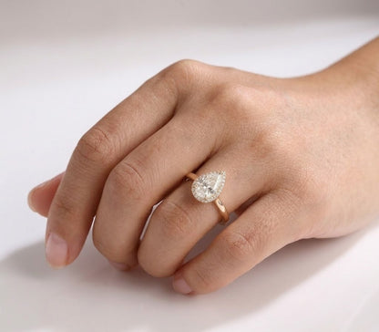 1 CT Pear Halo Lab Grown Diamond Engagement Ring