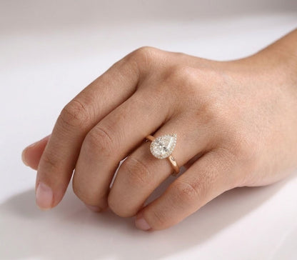1 CT Pear Halo Lab Grown Diamond Engagement Ring