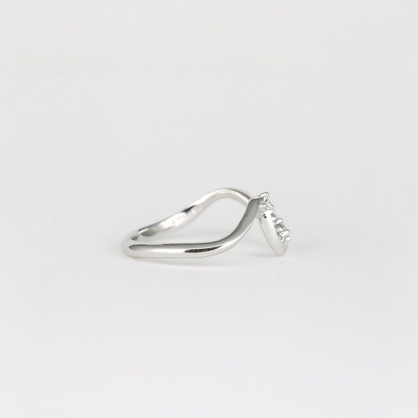0.11 TCW Round Curved Moissanite Wedding Band
