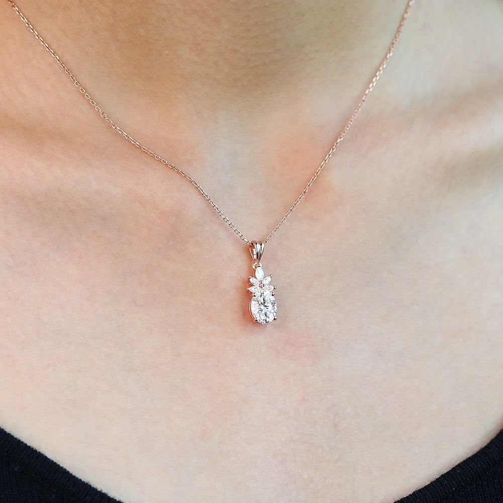 1.24 TCW Oval Moissanite Cluster Necklace