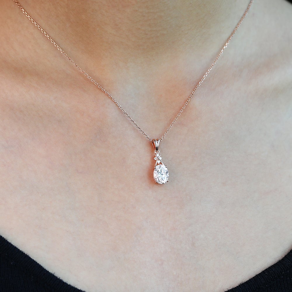 1.7 TCW Oval Moissanite Criss Cross Necklace