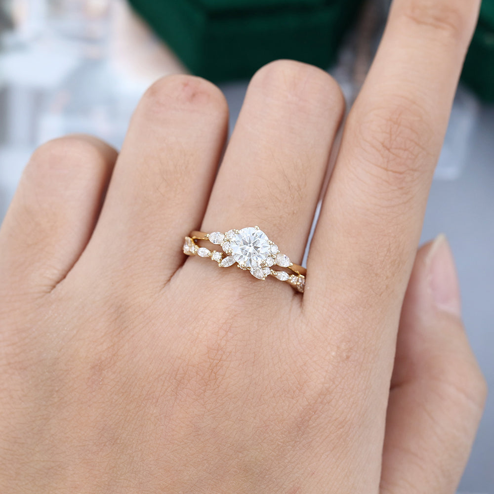 0.88 CT Round Cluster Moissanite Bridal Set