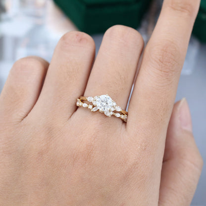 0.88 CT Round Cluster Moissanite Bridal Set
