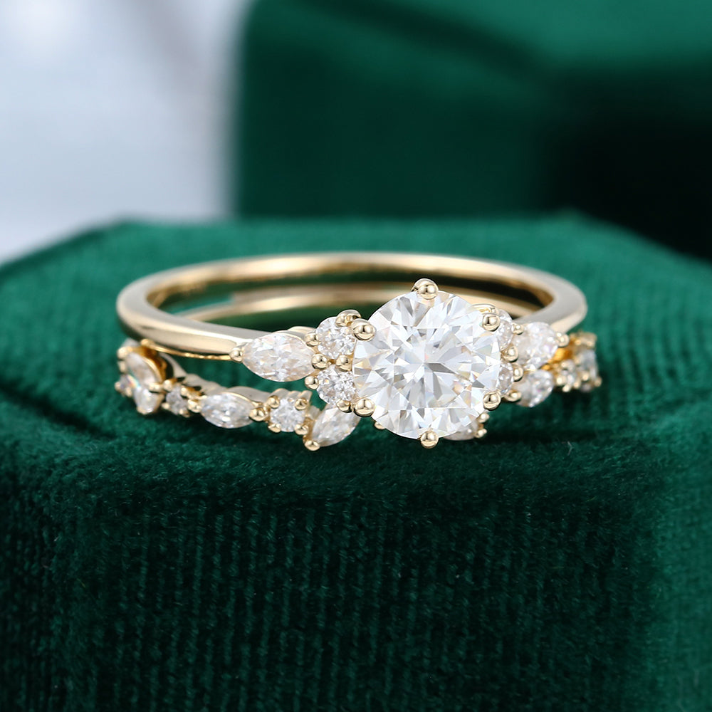 0.88 CT Round Cluster Moissanite Bridal Set